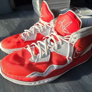 Kyrie Infinity TB 'University Red'